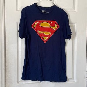 Superman logo t shirt tee shirt navy blue red yellow shirt sleeve crew neck sz M